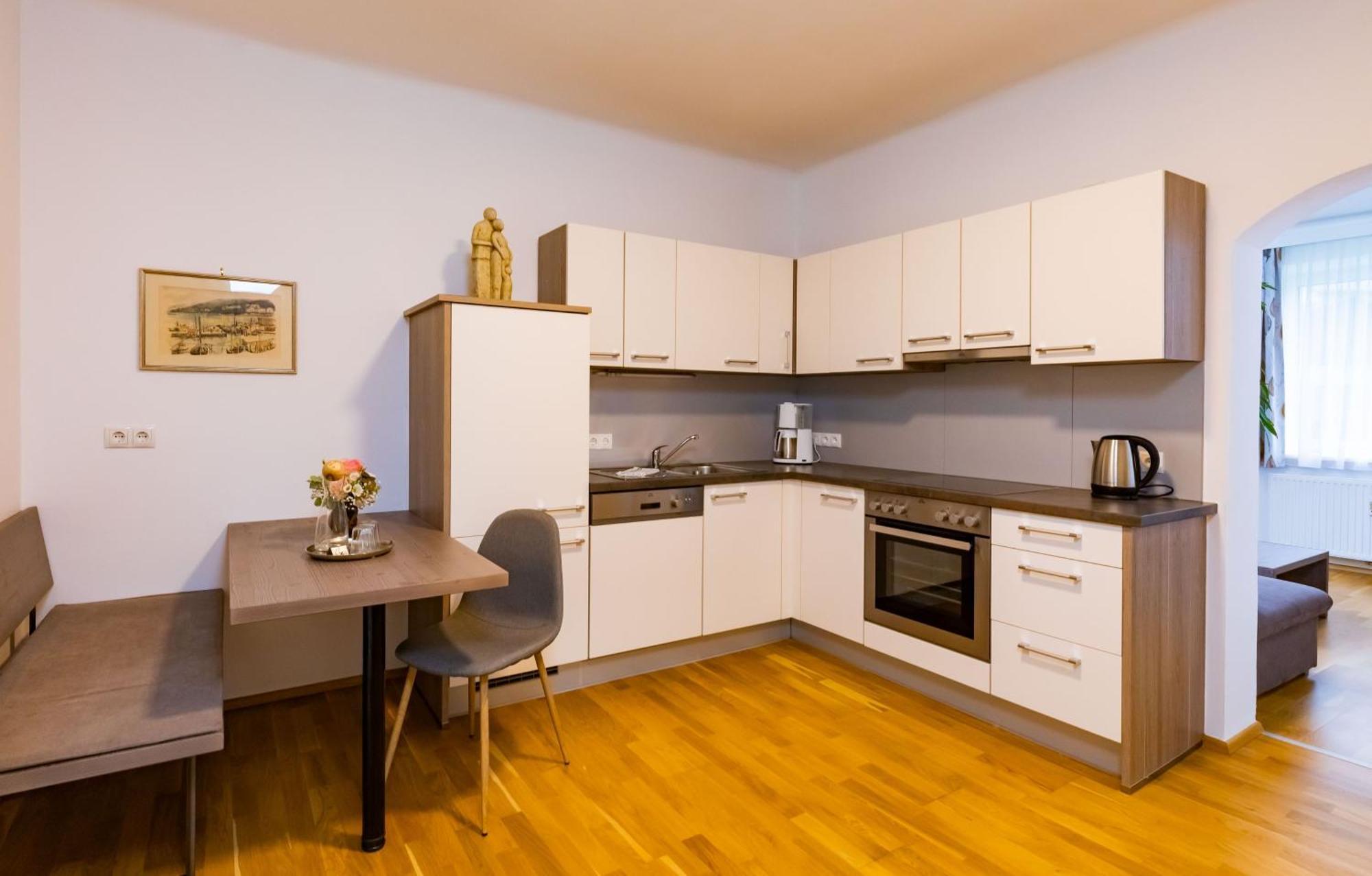 Apartmenthaus Pastner Am Teich Übelbach Exterior foto